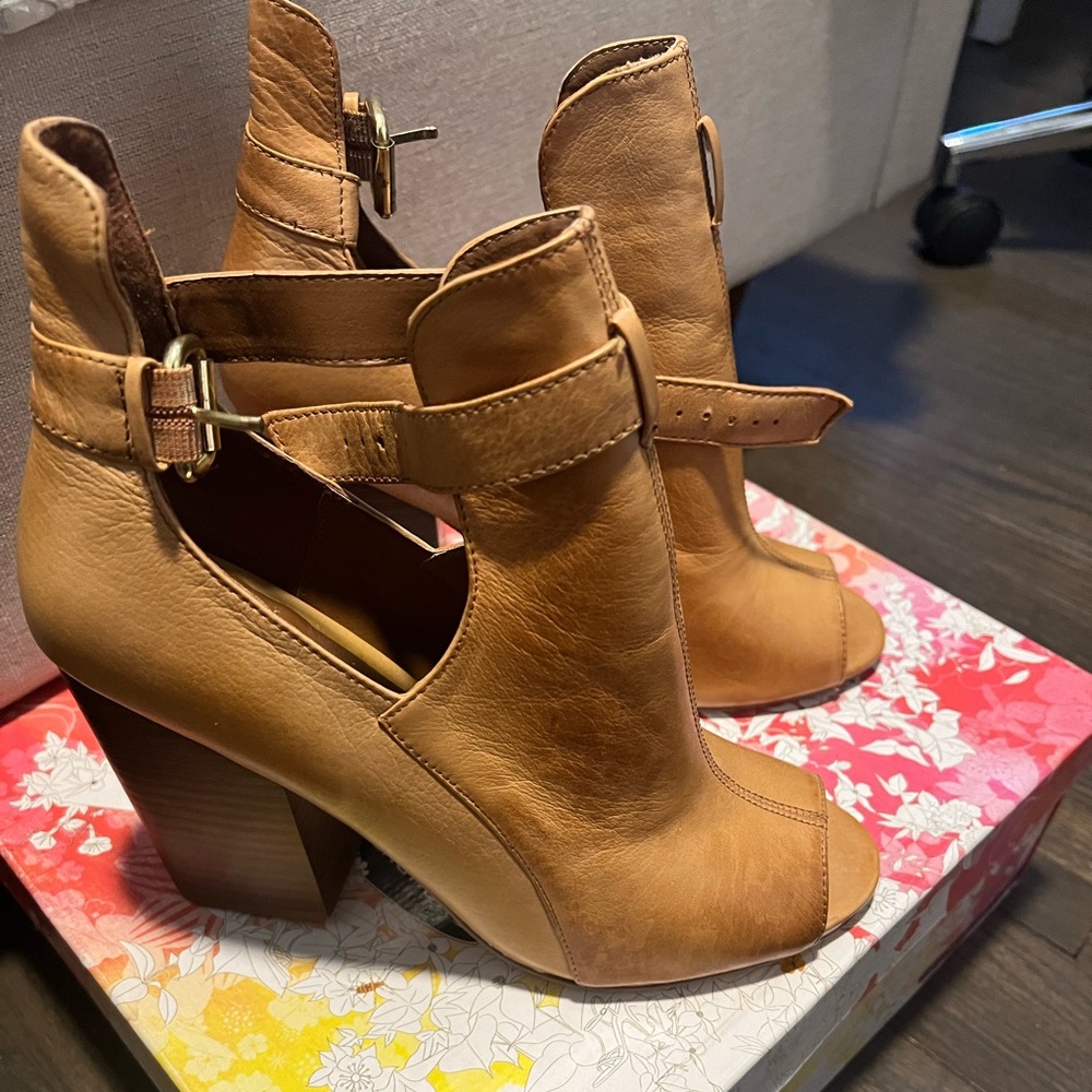 Carmel booties